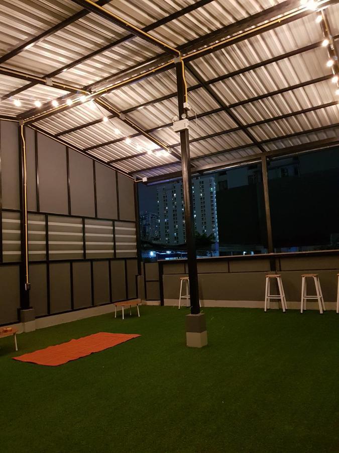 The Cocoon Hostel Bangkok Extérieur photo