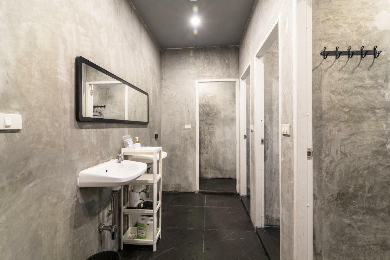 The Cocoon Hostel Bangkok Extérieur photo