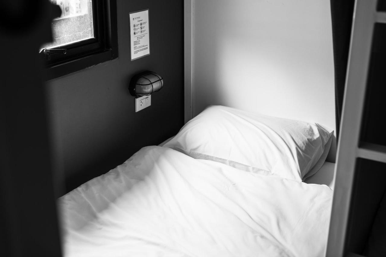 The Cocoon Hostel Bangkok Extérieur photo
